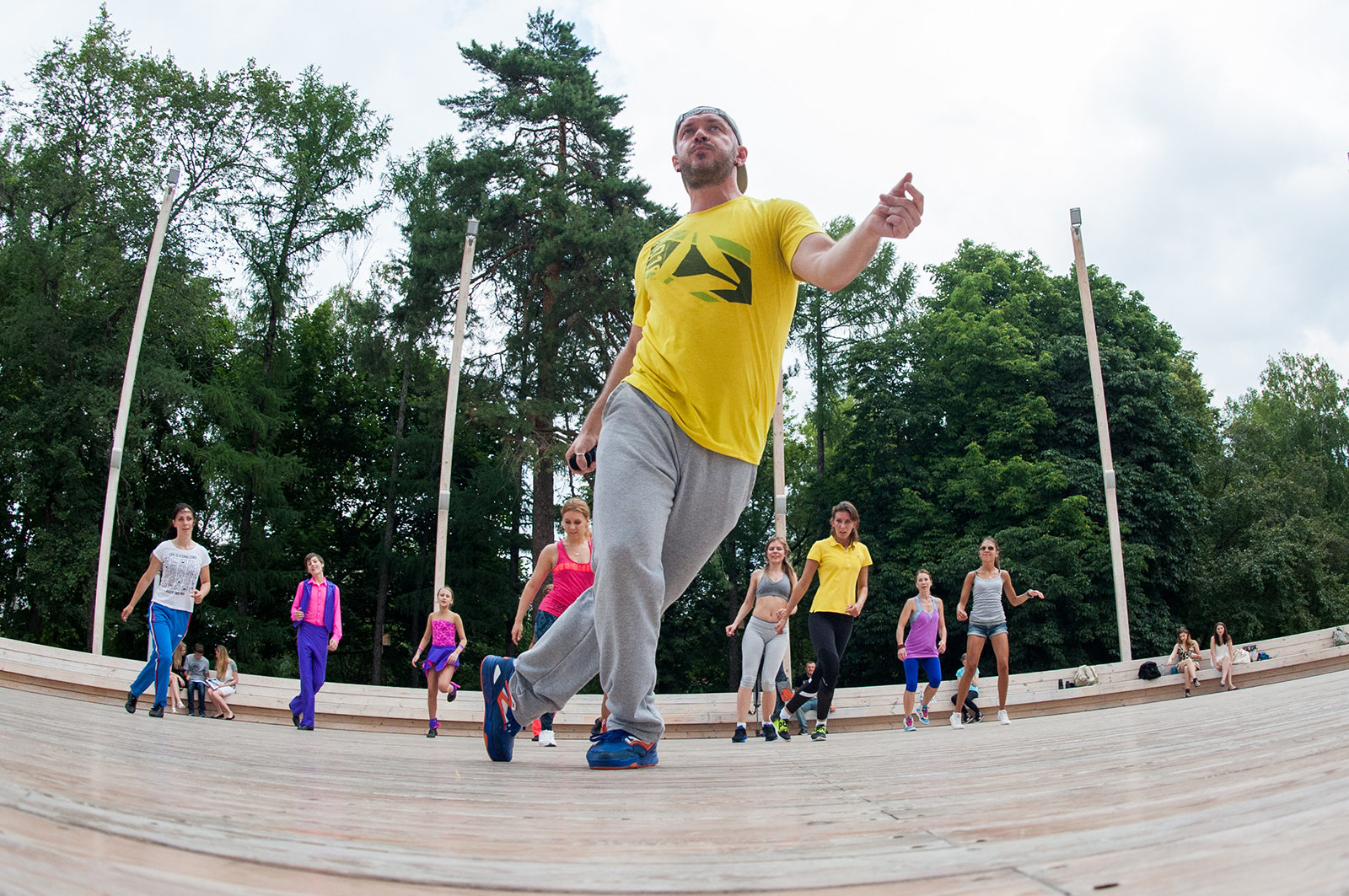 «Летняя зумба» в библиотеке № 193 – события на сайте «Московские Сезоны»