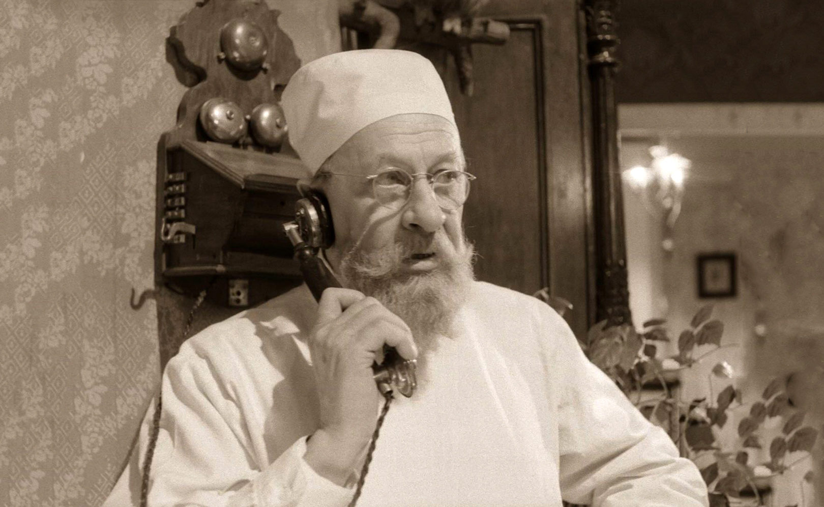 «Книжный экран: доктор в кадре» в библиотеке № 240 – события на сайте «Московские Сезоны»