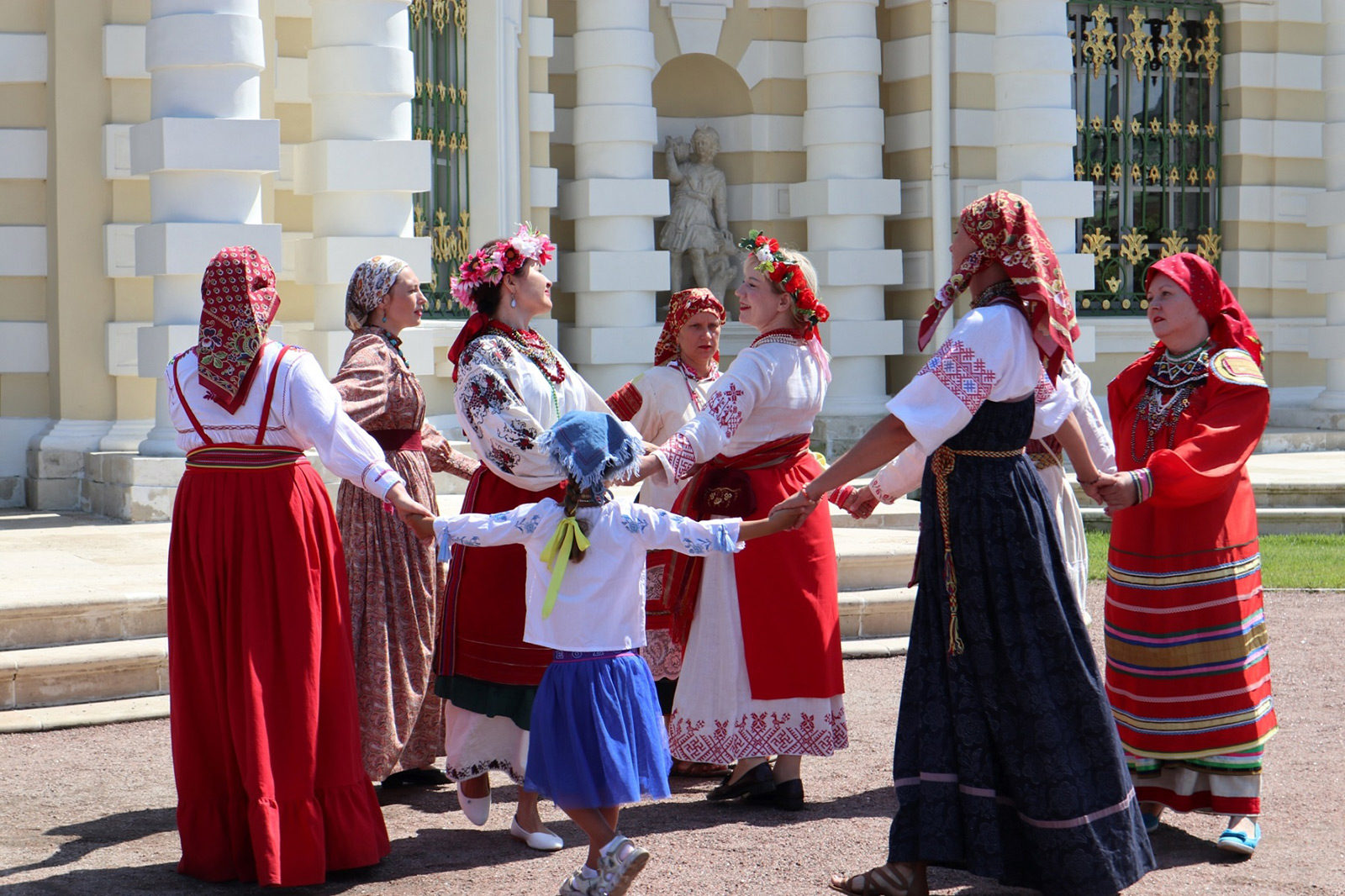Выступление фольклорного ансамбля «Рось» в музее-усадьбе «Кусково» – события на сайте «Московские Сезоны»