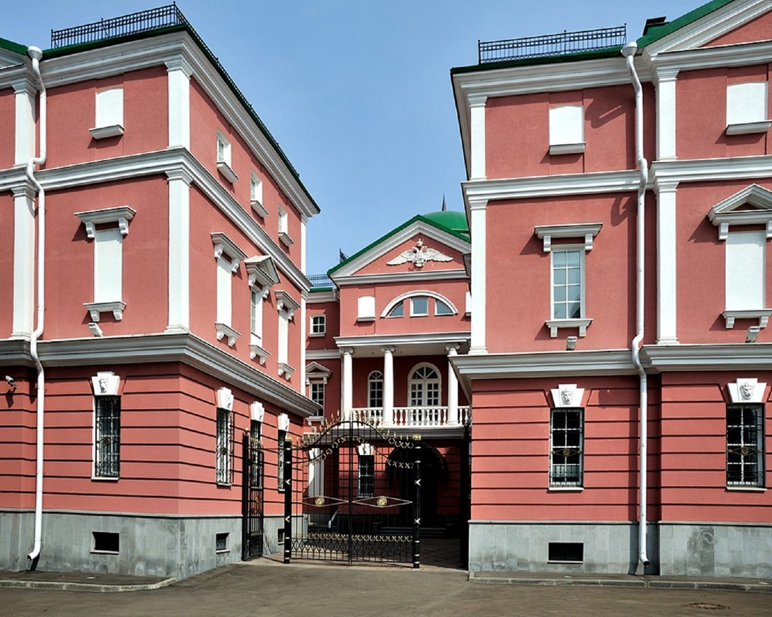 Посещение основной экспозиции Музея сословий России в день памяти И.С. Глазунова – события на сайте «Московские Сезоны»