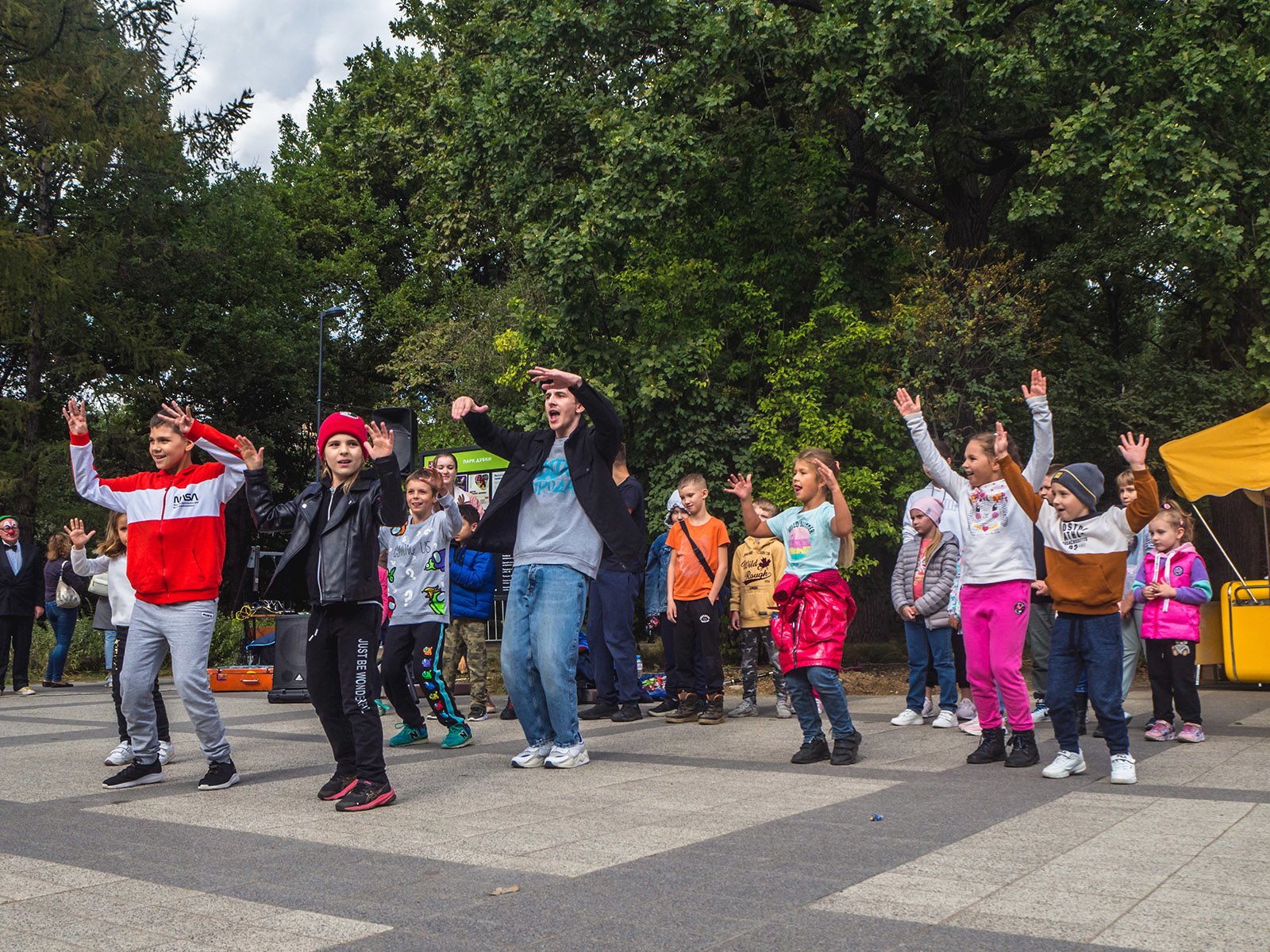 Урок по современным танцам в парке «Дубки» – события на сайте «Московские Сезоны»