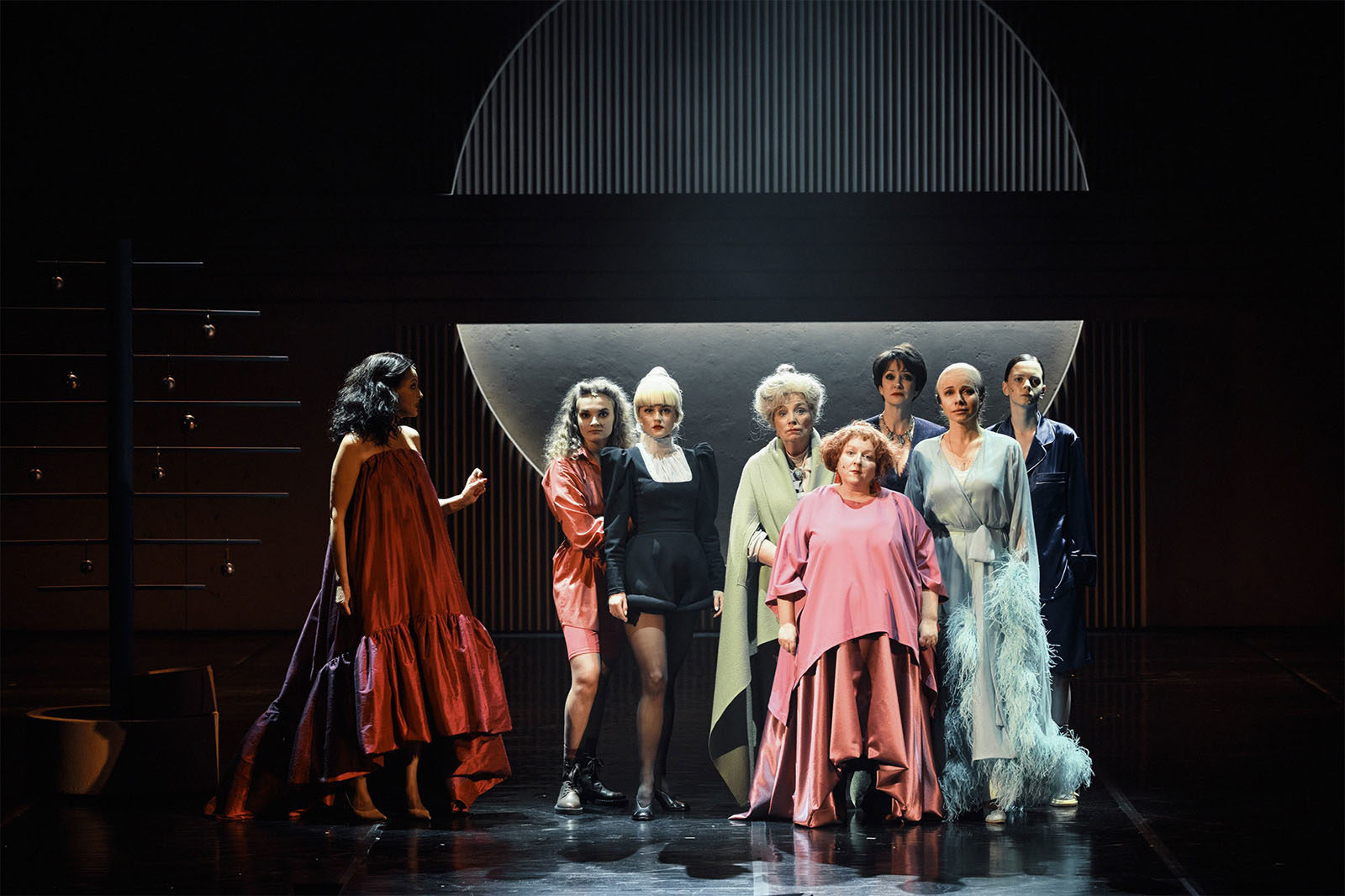 «Восемь любящих женщин» в Театре имени Моссовета – события на сайте «Московские Сезоны»