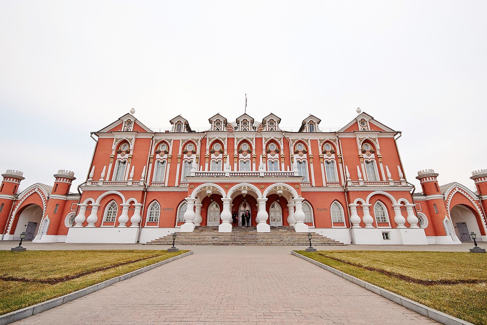 «Времена года» в Петровском путевом дворце – события на сайте «Московские Сезоны»