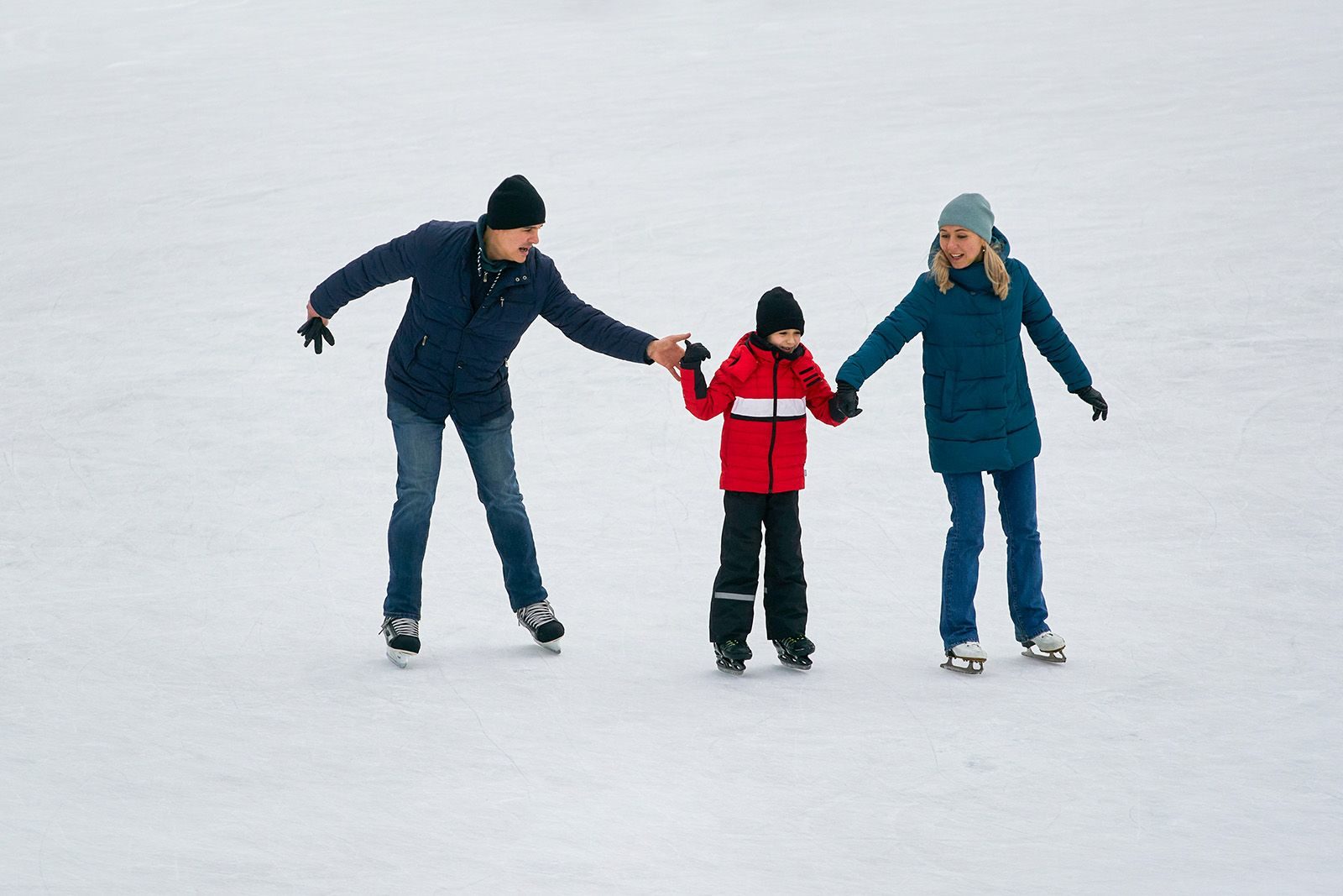 Открытие зимнего сезона на катке «Необычная реальность» в парке «Ростокинский акведук» – события на сайте «Московские Сезоны»