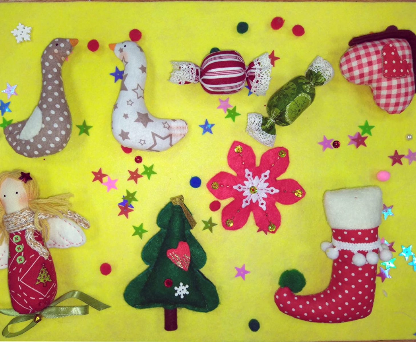 «Новогодняя гирлянда» в культурном центре «Феникс» – события на сайте «Московские Сезоны»