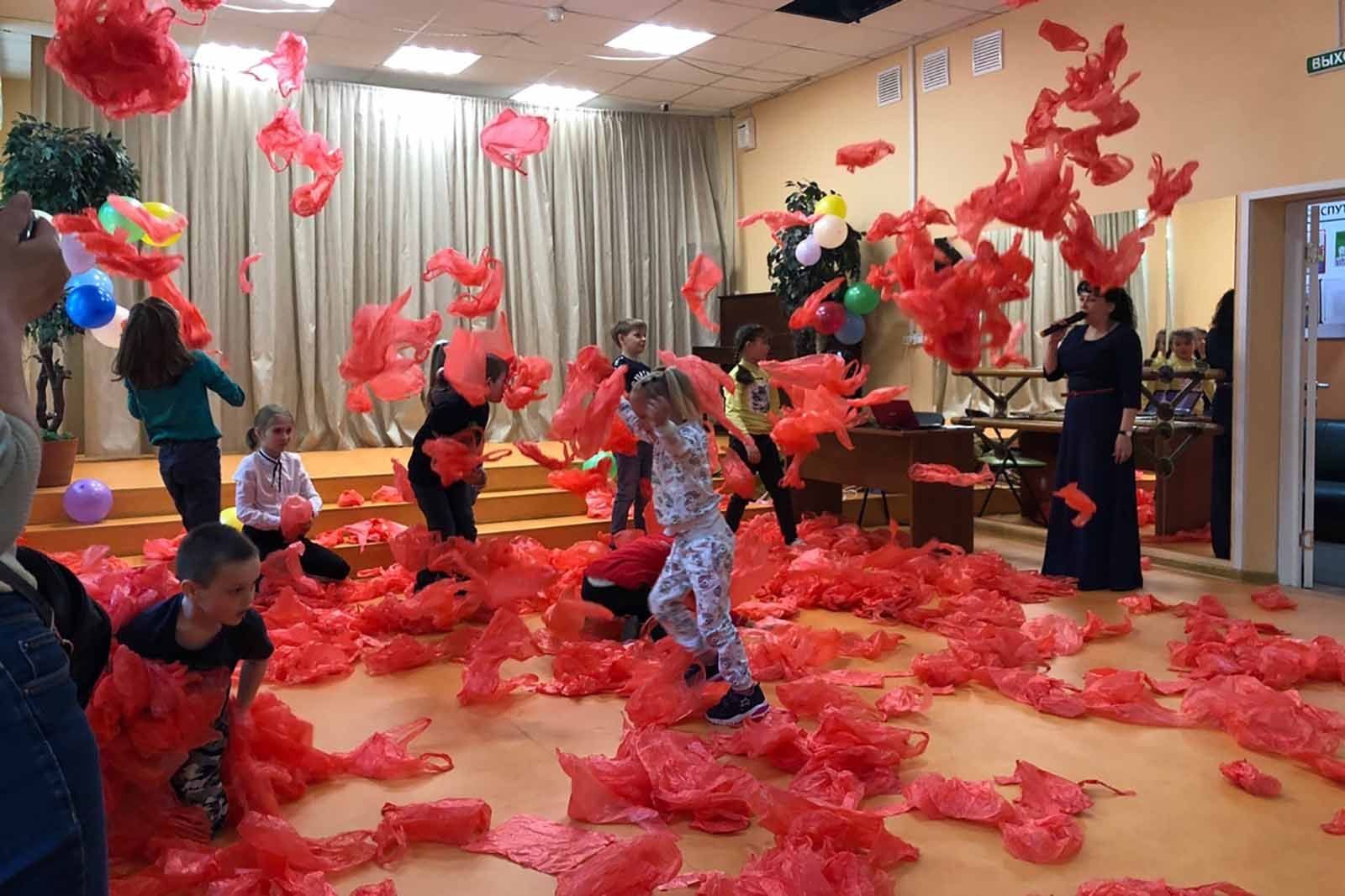 «Неоновая дискотека» в культурном центре «Спутник» – события на сайте «Московские Сезоны»