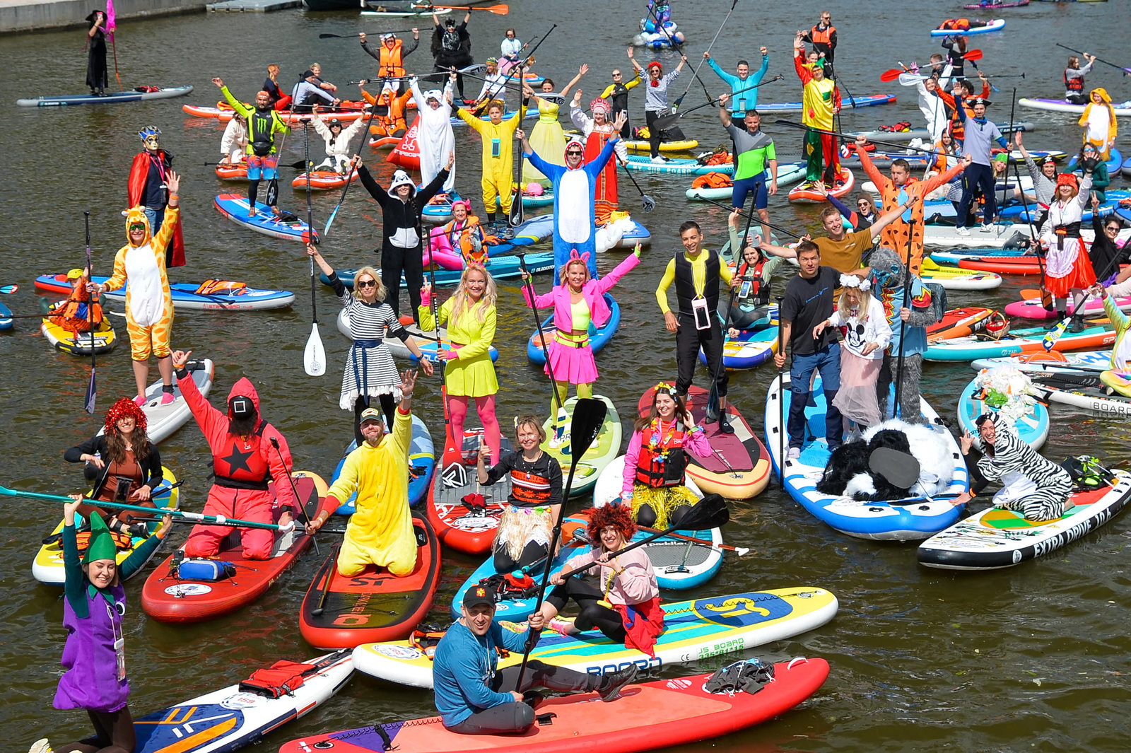 SUP-бординг фестиваля "Москва – на волне. Рыбная неделя": экскурсия, регата и карнавал 2024 – события на сайте «Московские Сезоны»