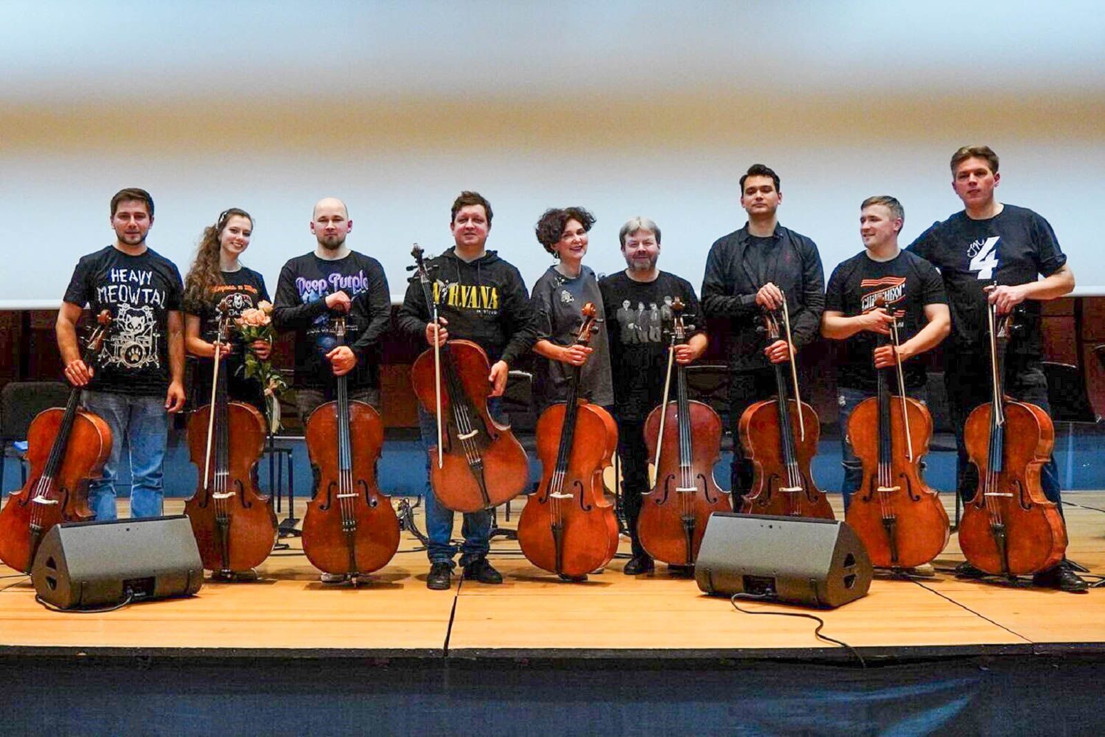 «Rockin’ cellos. Хиты рока для 10 виолончелей» в Баженовском зале Большого дворца в музее-заповеднике «Царицыно» – события на сайте «Московские Сезоны»