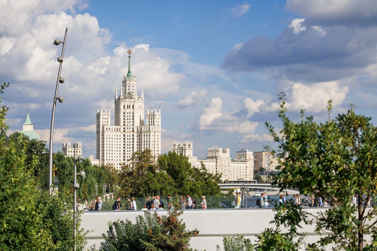 «В гости в высотку» в Центре Гиляровского – события на сайте «Московские Сезоны»